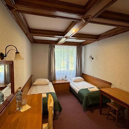 Hotel Victoria Łubowo Esterno foto